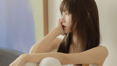 台风天毛巾堵窗缝方法