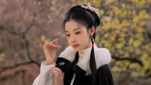男童坠落栈道