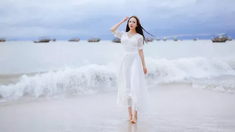 挖掘机女司机偶遇东北虎