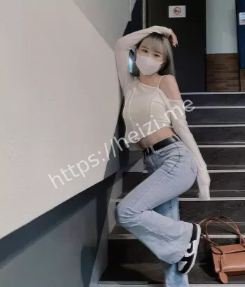 性感嫩妹