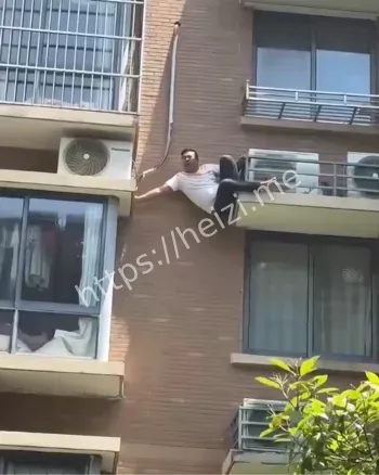 大喊救命