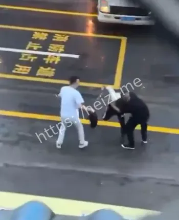 路人劝架