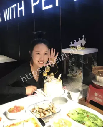 高颜值学妹