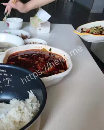 精神小伙