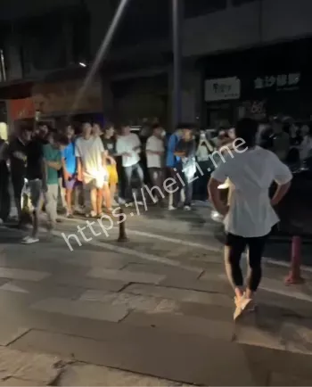 精神小伙