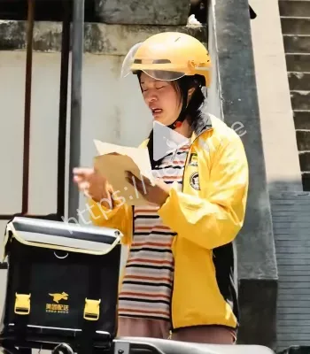 女骑手