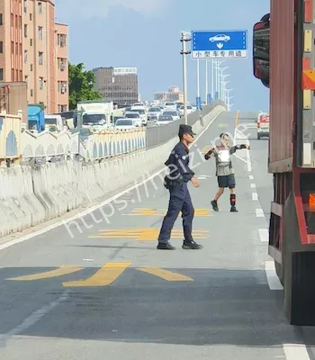 白色爆炸物