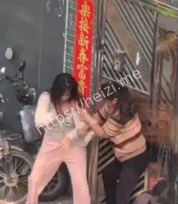 互殴