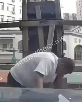 故意撞人