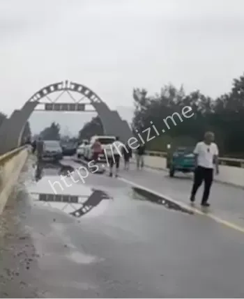 8人死亡