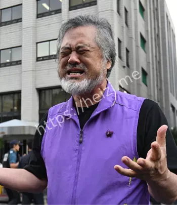 消防员抢救