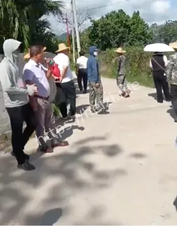警察殴打村民