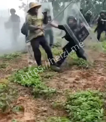 受伤村民