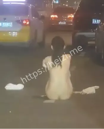 吵架脱衣服
