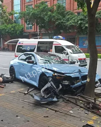 路口狂飙事故