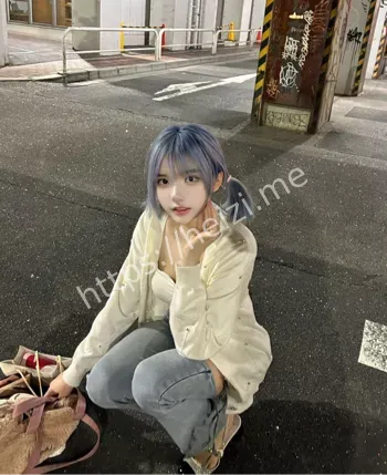 白嫩尤物