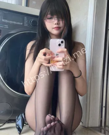 超甜学生妹