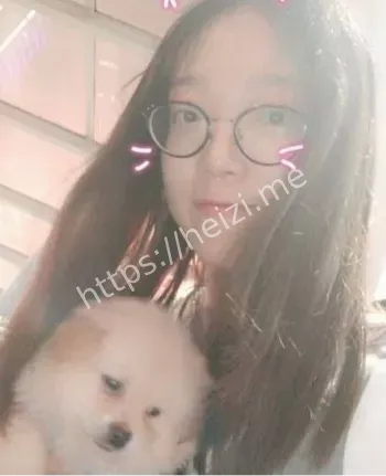白嫩少女