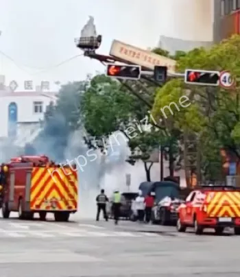 大火肆虐街道