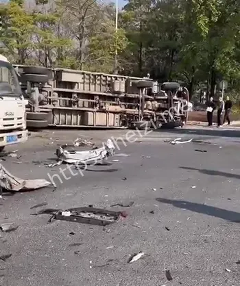 小轿车