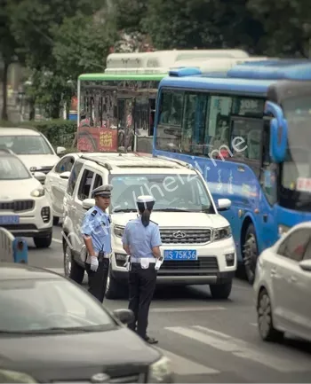 出租车变道
