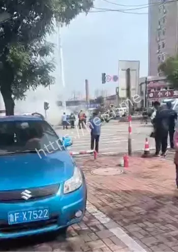 烈焰翻涌