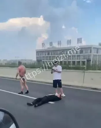 高架车祸