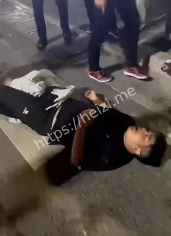 夜市围殴