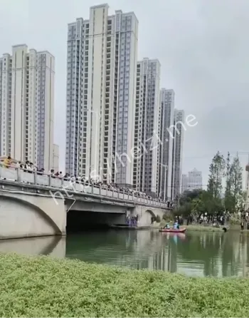 赌气跳河悲剧