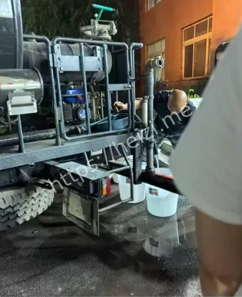 水管黑色液体