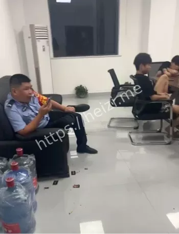 精神小伙
