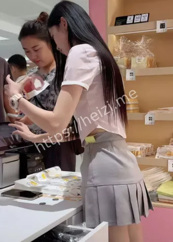 肤白貌美