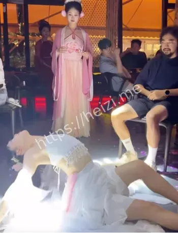 贴面接吻