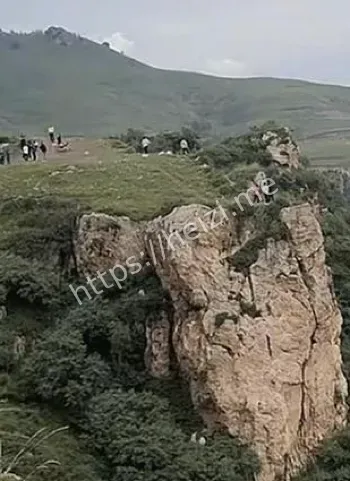 百米悬崖