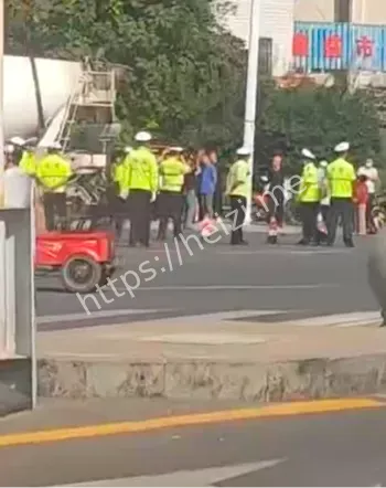 三轮车事故
