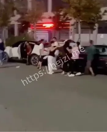 不伦恋曝光