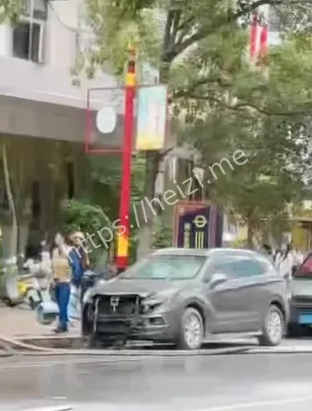 大火肆虐街道