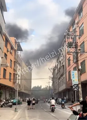 轮胎场火灾