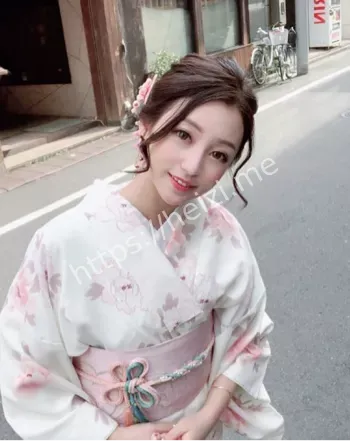 清纯甜美