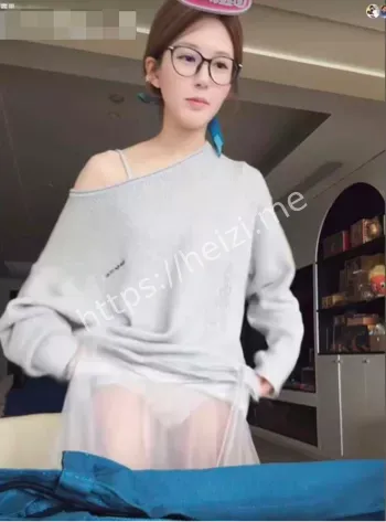 美腿勾引宅男学生直播