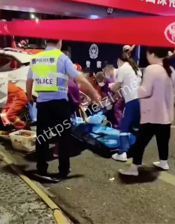岔路冲天桥下