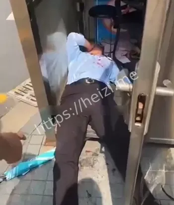 拉扯掌掴