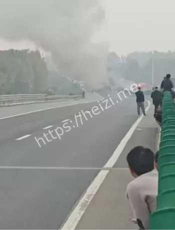 连环撞车