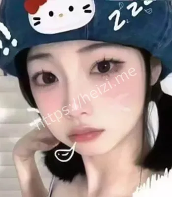 身材娇小玲珑