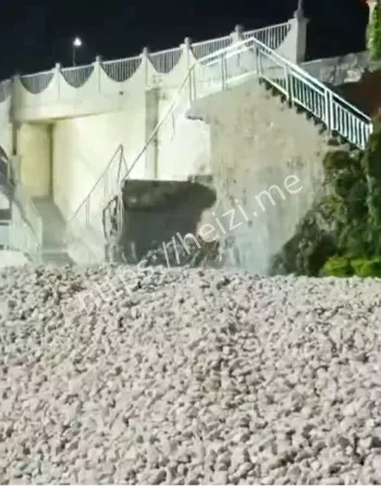 邕江水位上涨北大桥塌陷惊魂