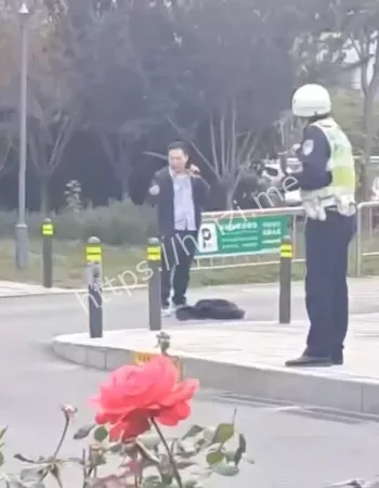 持刀袭警事件