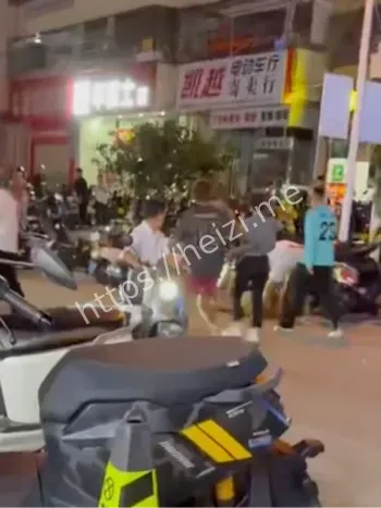 当街打架