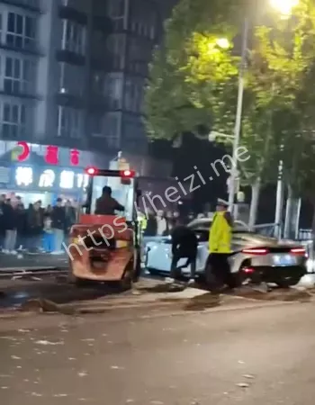 迈凯伦飙车
