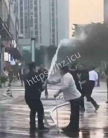 门口冲突