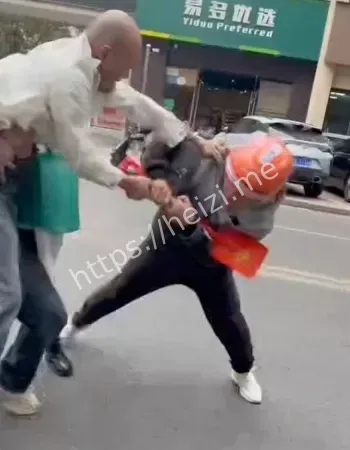 遭骑手反杀